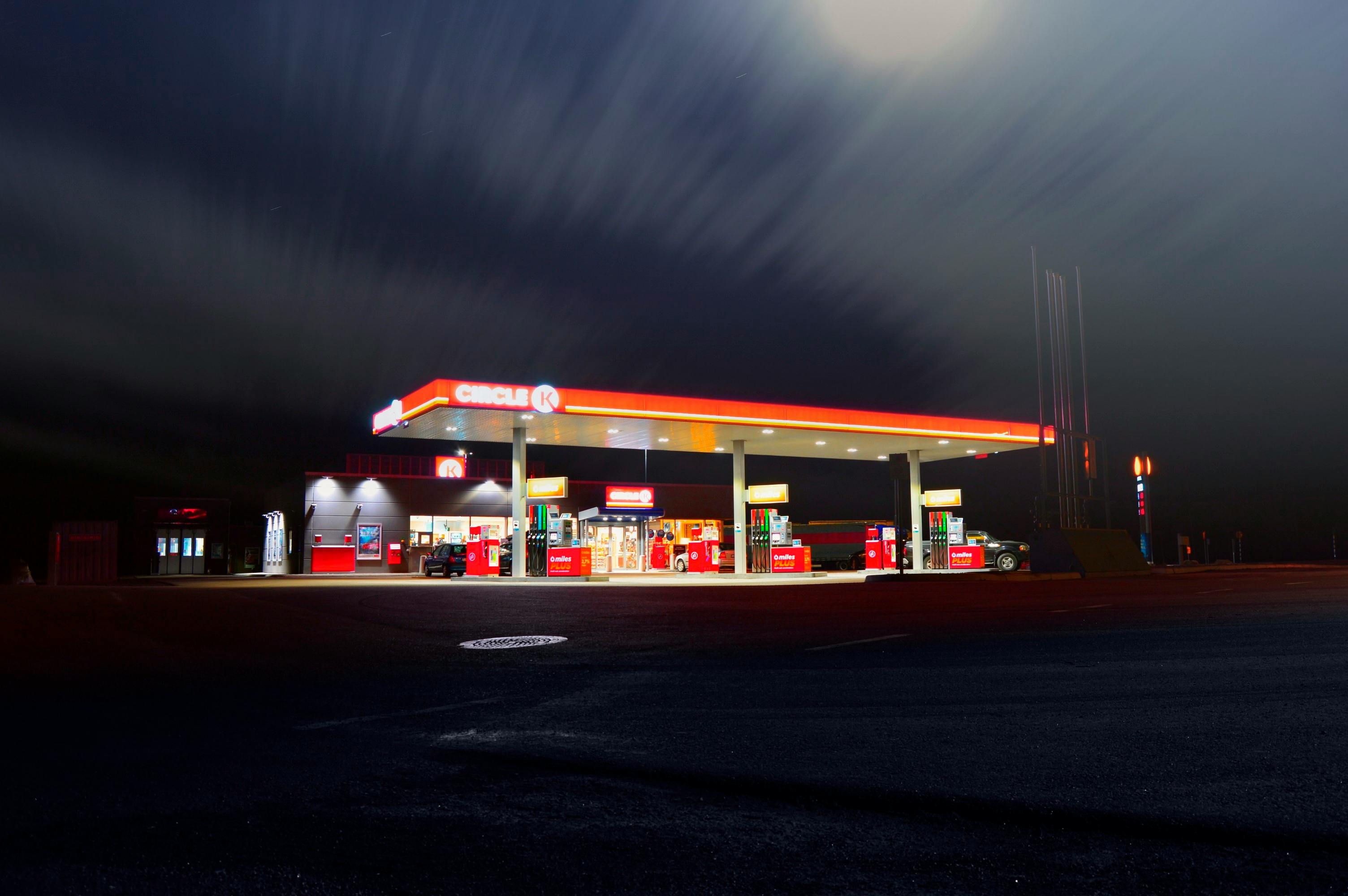The Impact of Rising Fuel Costs on Car Shipping ⛽📈